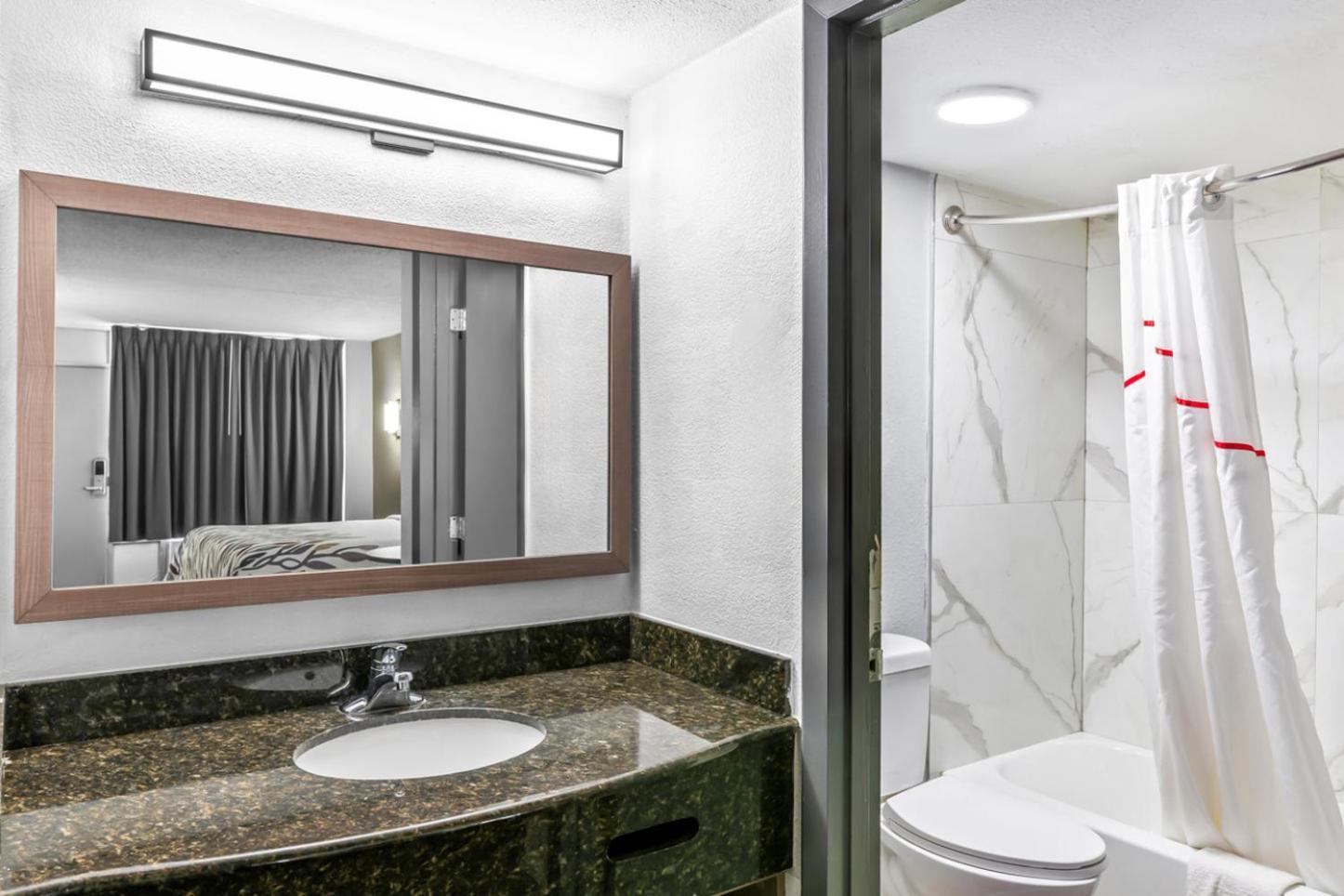 Red Roof Inn Richmond - Airport 샌드스톤 외부 사진