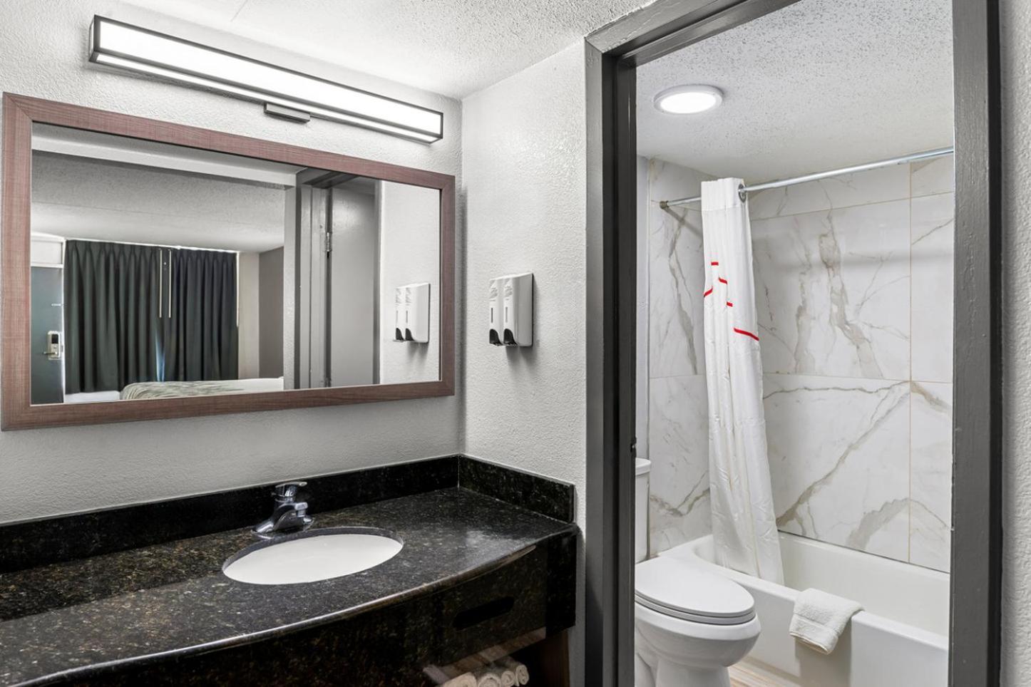 Red Roof Inn Richmond - Airport 샌드스톤 외부 사진